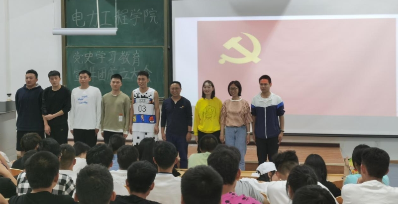 宣讲团成员集体亮相.jpg 宣讲团成员集体亮相.jpg
