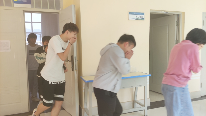 图片2.jpg 图片2.jpg
