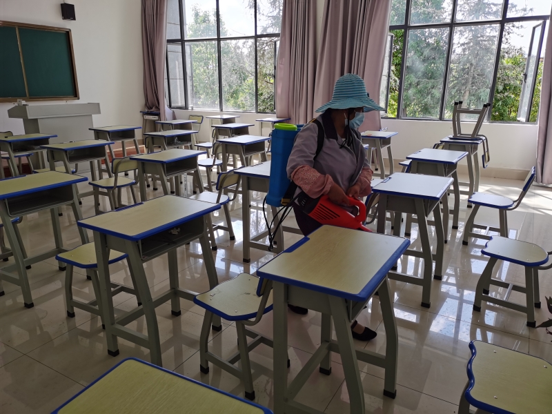 学生转移后进行教师消毒.JPG 学生转移后进行教师消毒.JPG