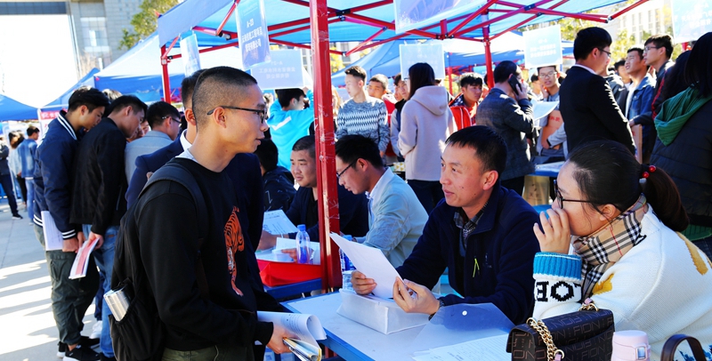 双方洽谈图二.JPG 双方洽谈图二.JPG