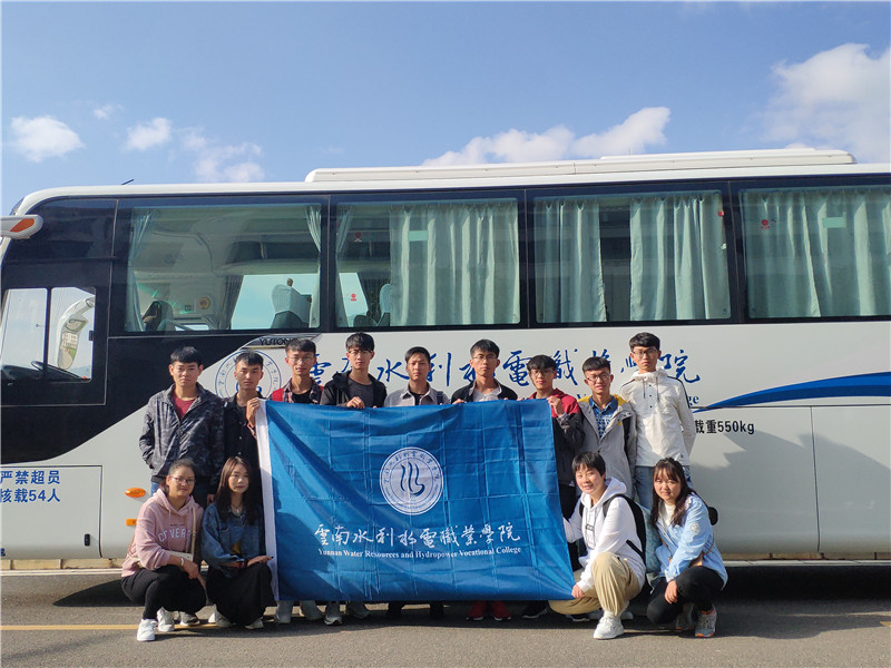 参赛学生合影.jpg 参赛学生合影.jpg
