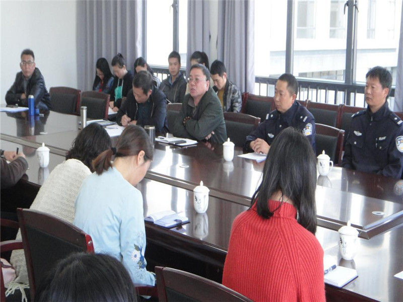 刘锁富副院长提要求.jpg 刘锁富副院长提要求.jpg