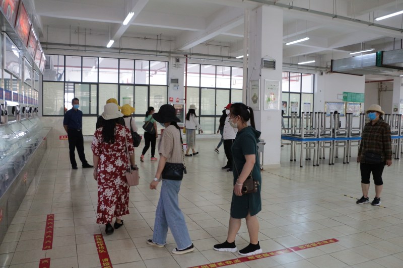 取餐后从出口通道离开.JPG 取餐后从出口通道离开.JPG