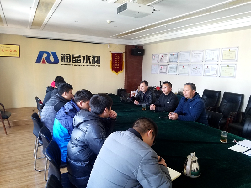 中专顶岗实习学生座谈会.jpg 中专顶岗实习学生座谈会.jpg