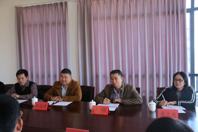 广西水职院思政部教师.JPG 广西水职院思政部教师.JPG