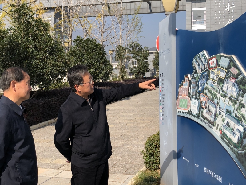 院长耿鸿江介绍校园规划.jpg 院长耿鸿江介绍校园规划.jpg