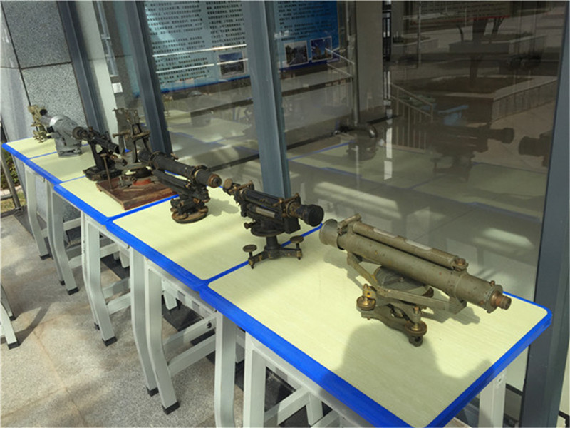 仪器 展.JPG 仪器 展.JPG