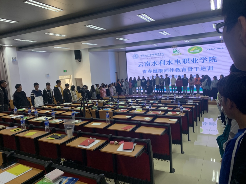 师生游戏互动环节.jpg 师生游戏互动环节.jpg