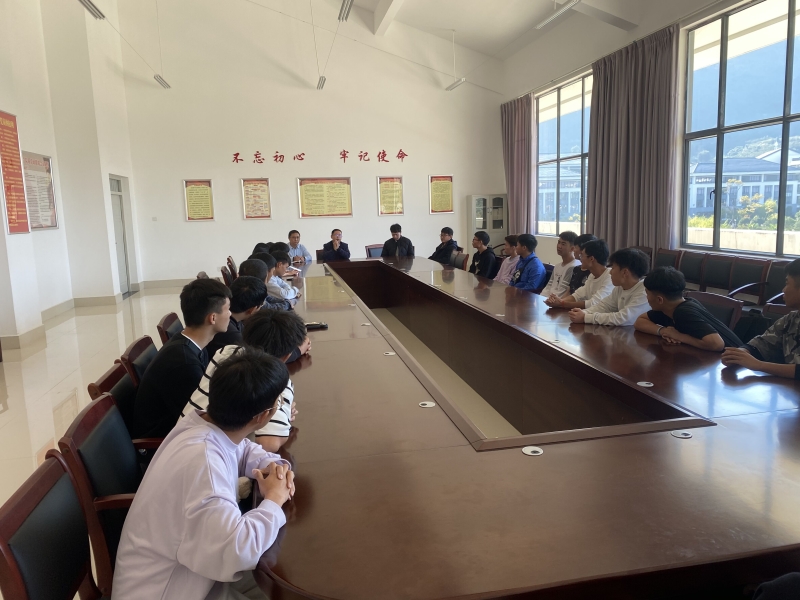 勤工助学招聘会现场.jpg 勤工助学招聘会现场.jpg