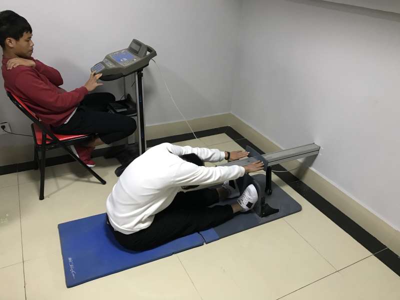 坐位体前屈项目测试 (2).jpg 坐位体前屈项目测试 (2).jpg